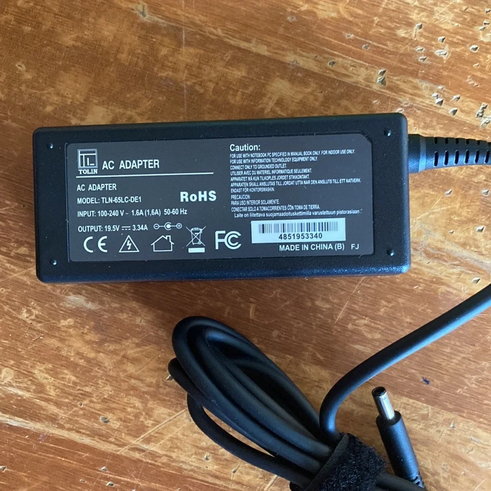NIB Tolin notebook AC power adapter